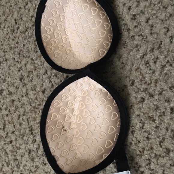 Bras - Picture 3 of 3